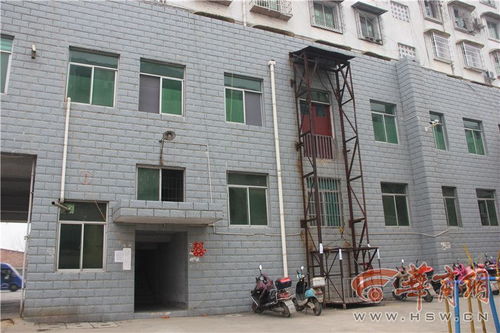 為圖卸貨方便 漢中一食品廠在居民樓外墻私裝電梯